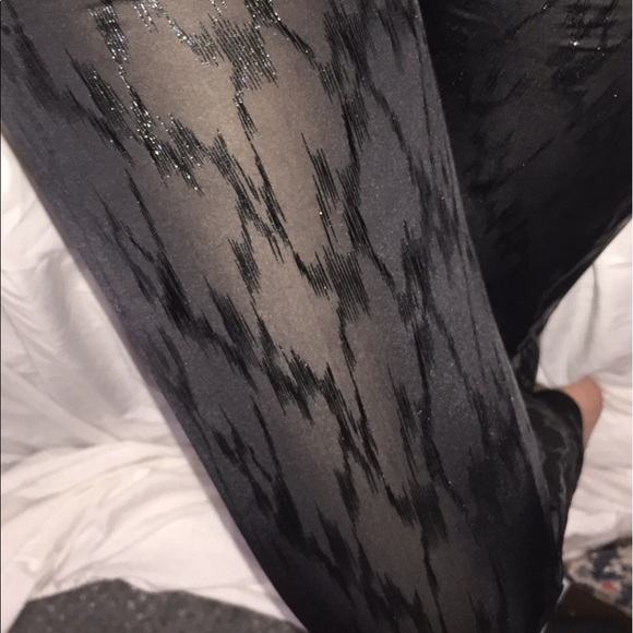 ❗️SOLD❗️NWT ⚡️Black Electrifying Leggings⚡️ - Picture 2 of 3